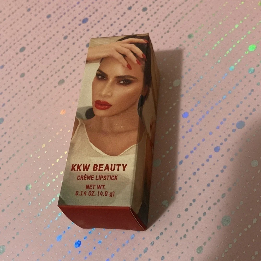 KKW BEAUTY Red Crème Lipstick Hot sauce